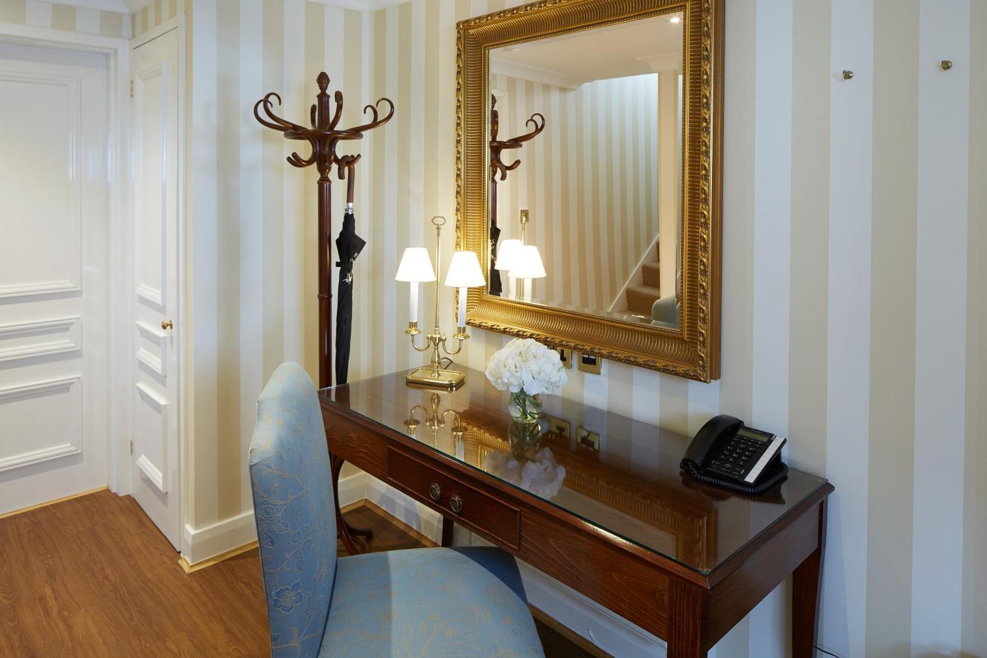 Aparthotel Cheval Thorney Court At Hyde Park 5*